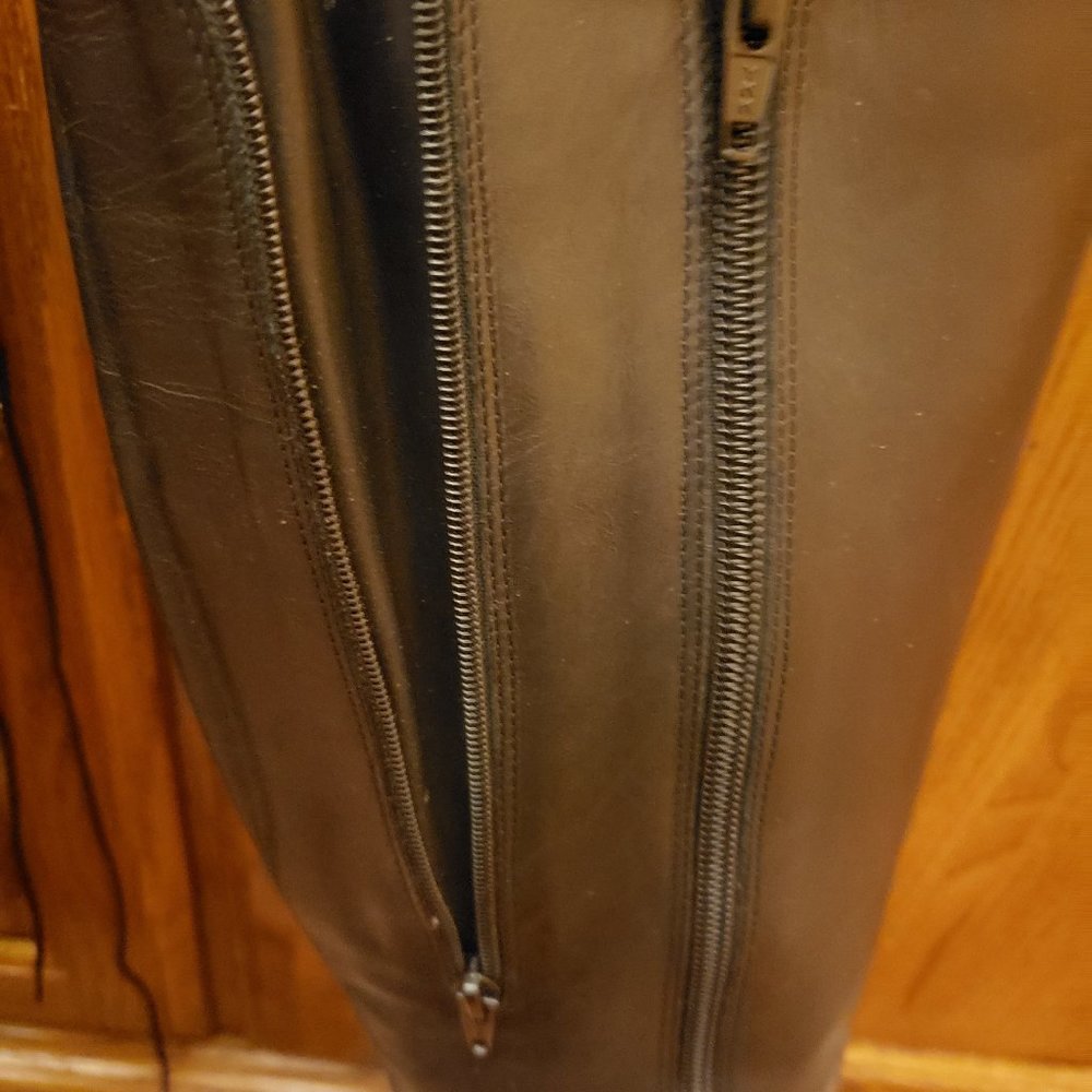 Women's Black Leather Boots - Picture 8 of 14